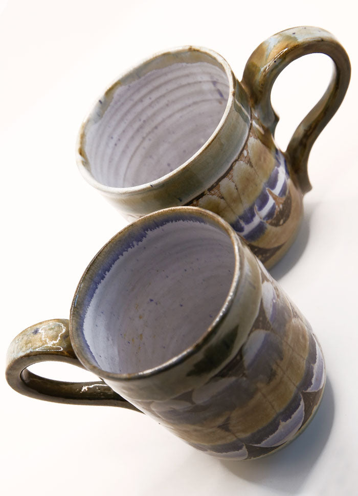 FRANCE - DUO DE GRANDES TASSES SEVENTIES DE ROLAND MOREAU