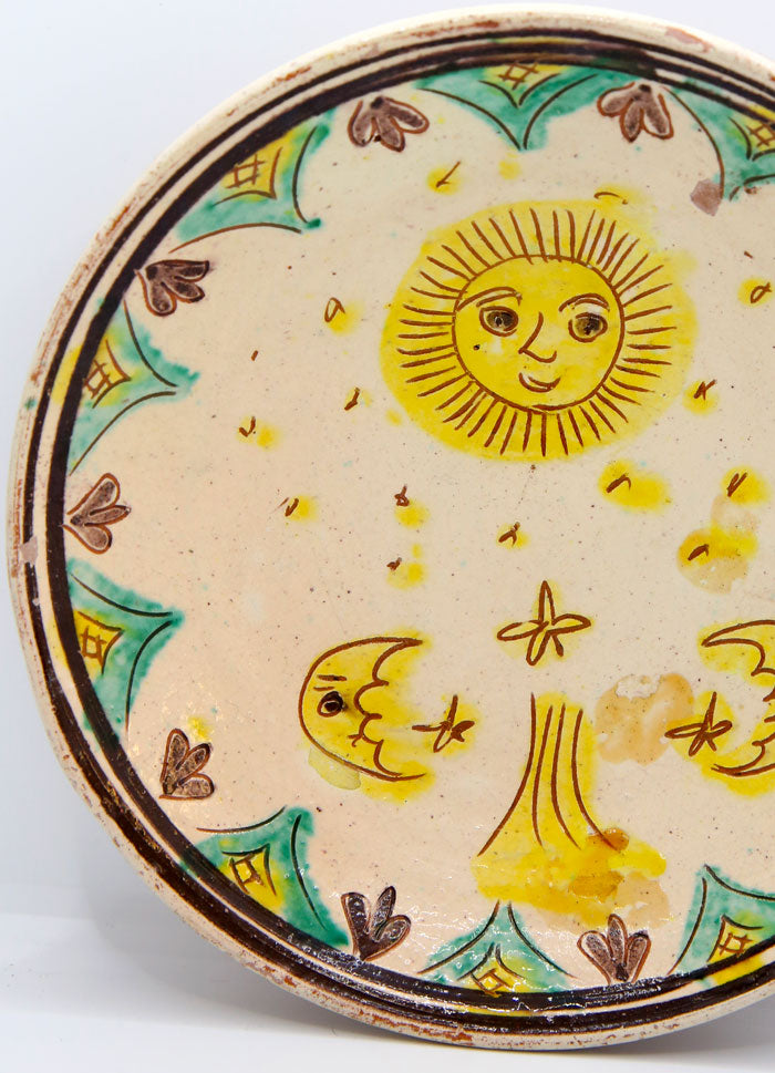 ROUMANIE - ASSIETTE AU SOLEIL ET À LA LUNE EN CÉRAMIQUE DE KUTY