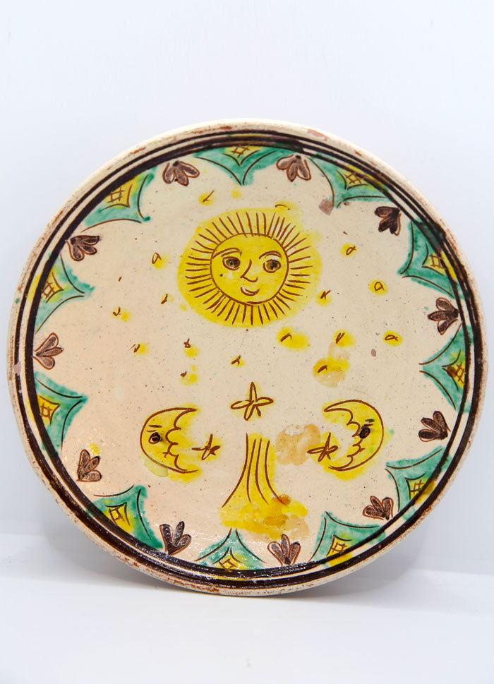 ROUMANIE - ASSIETTE AU SOLEIL ET À LA LUNE EN CÉRAMIQUE DE KUTY