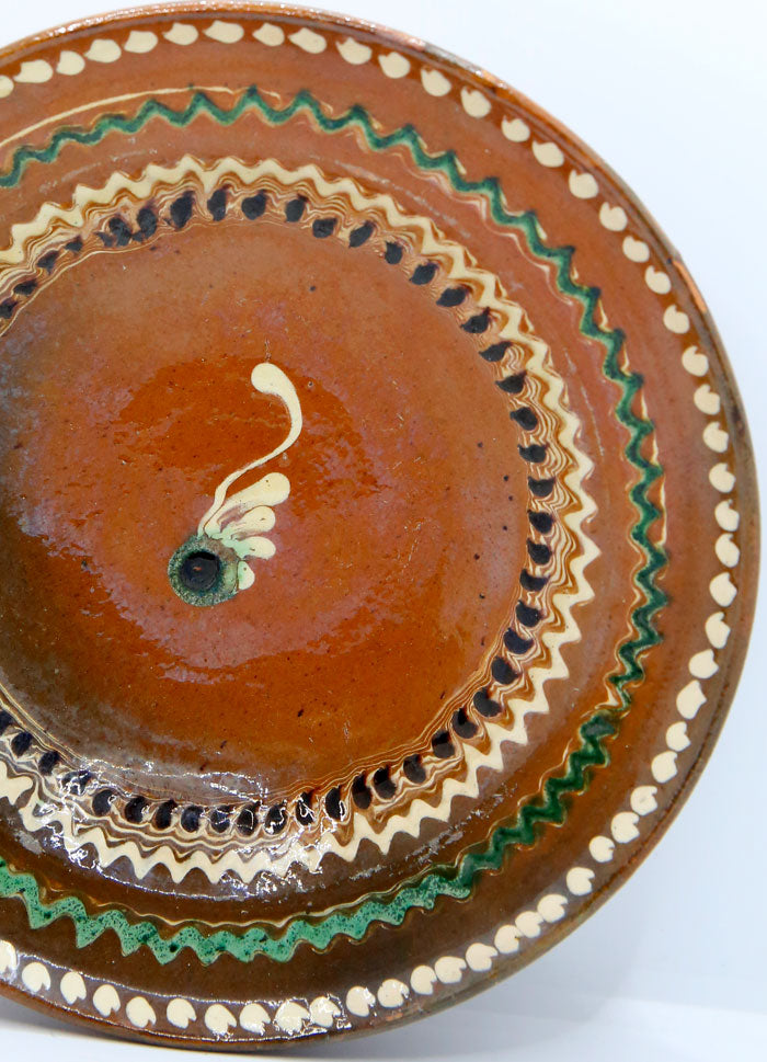 ROUMANIE - ASSIETTE AUX MOTIFS ABSTRAITS EN CÉRAMIQUE DE KUTY
