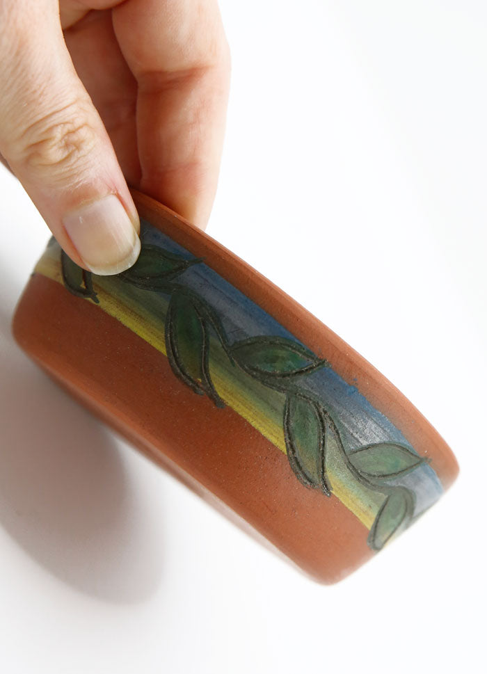 PÉROU - PETITE COUPELLE AUX FEUILLES D'ANTARKI CERAMICA À URUBAMBA