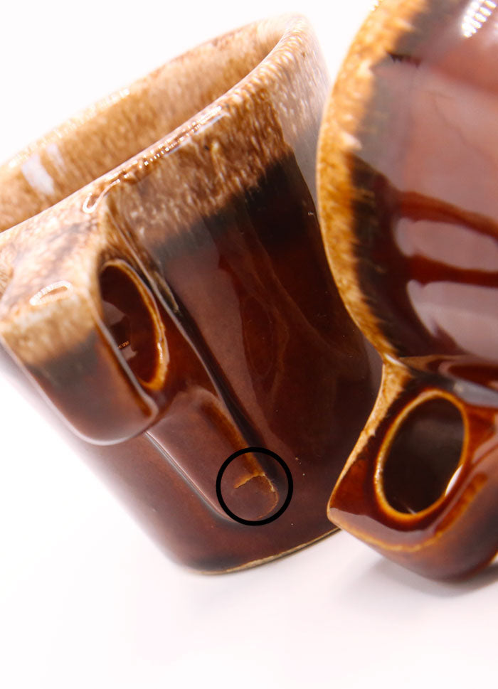 USA - SET DE 2 TASSES MARRON SEVENTIES HULL