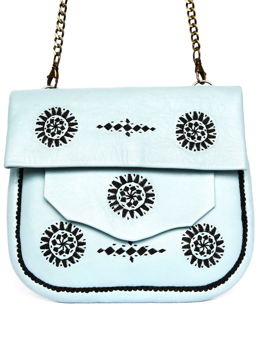 MAROC - SAC EN CUIR BLEU CIEL BRODERIES NOIRES